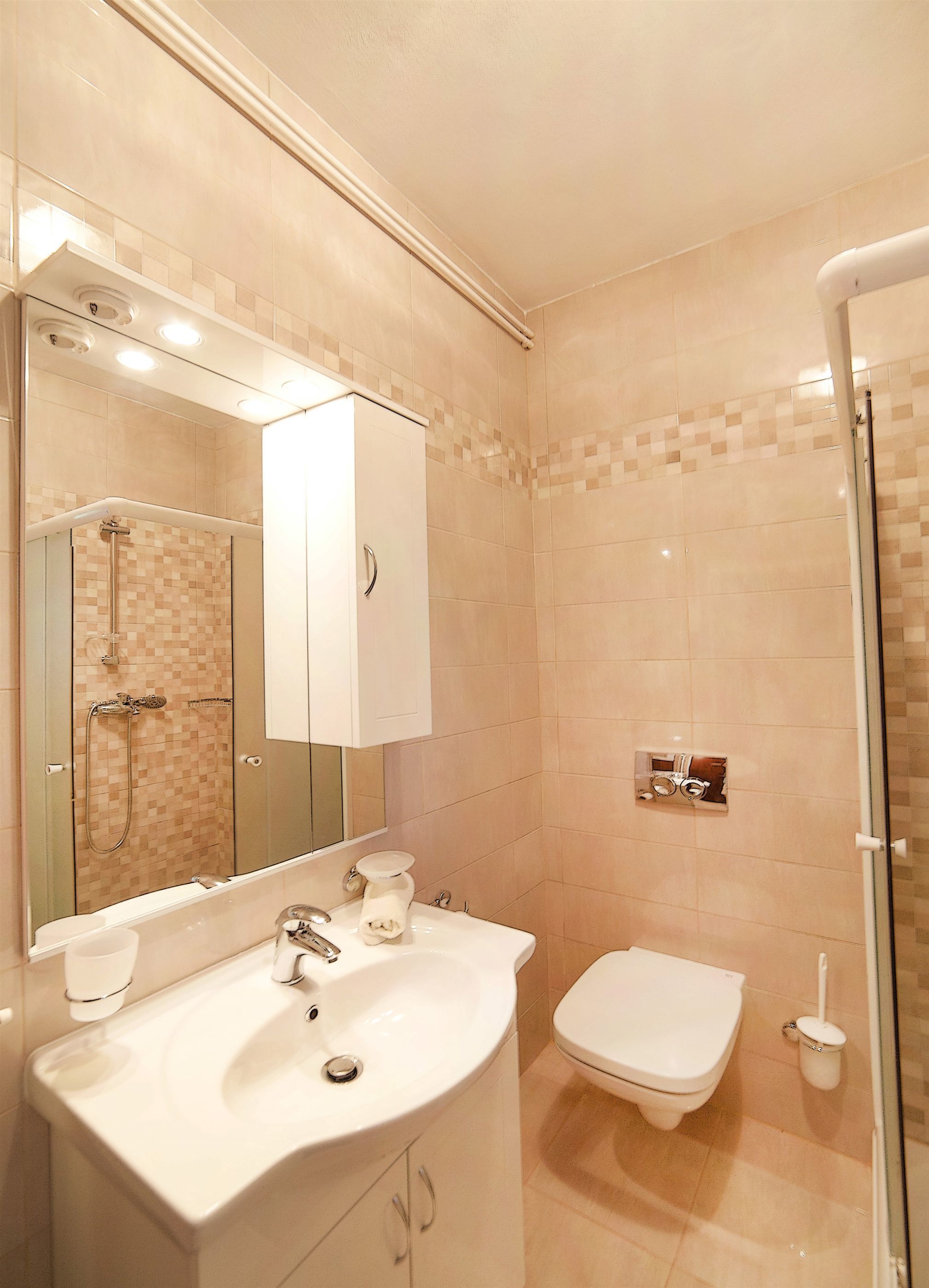 Bathroom | Shower