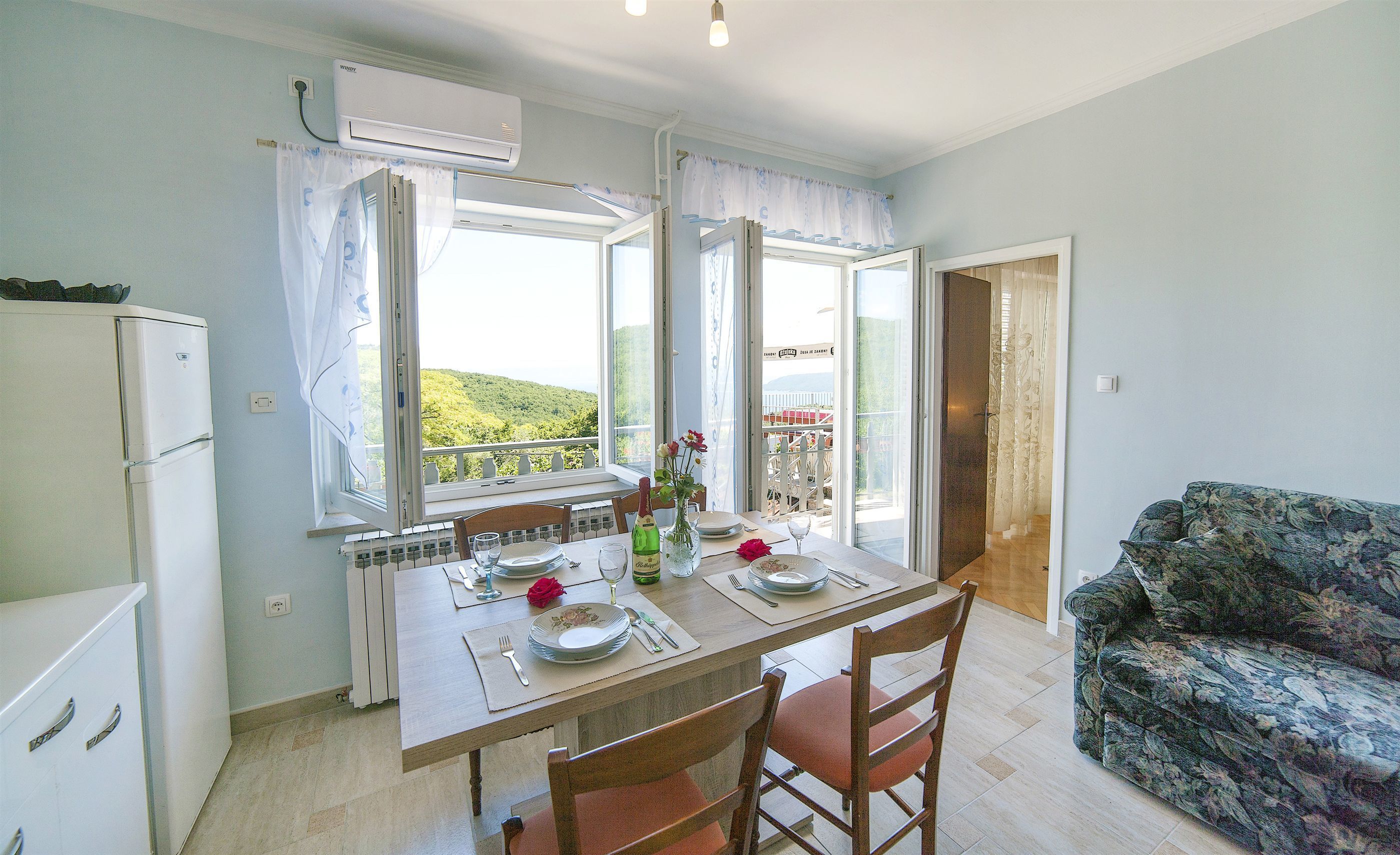 Cozinha privada | Geladeira, micro-ondas, cooktop, máquina de café expresso