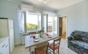 Cuisine privée | Réfrigérateur, four à micro-ondes, surface de cuisson
