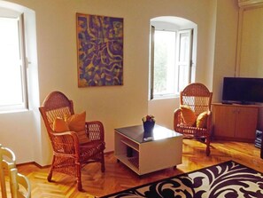 House | Living room | Smart TV