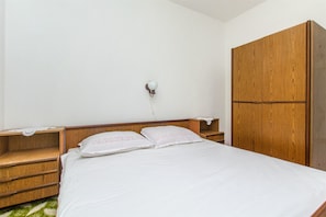 熨斗/熨衣板、免费 WiFi、床单