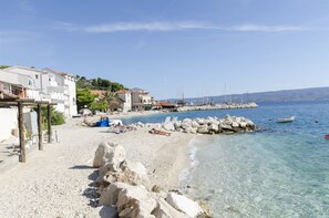 Beach nearby - Apartments Zanet (Dugi Rat)
