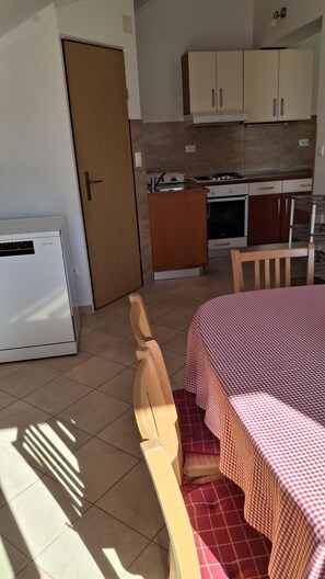 Apartment (A1) | Dining - Apartments Dijana (Dubrovacko Primorje)