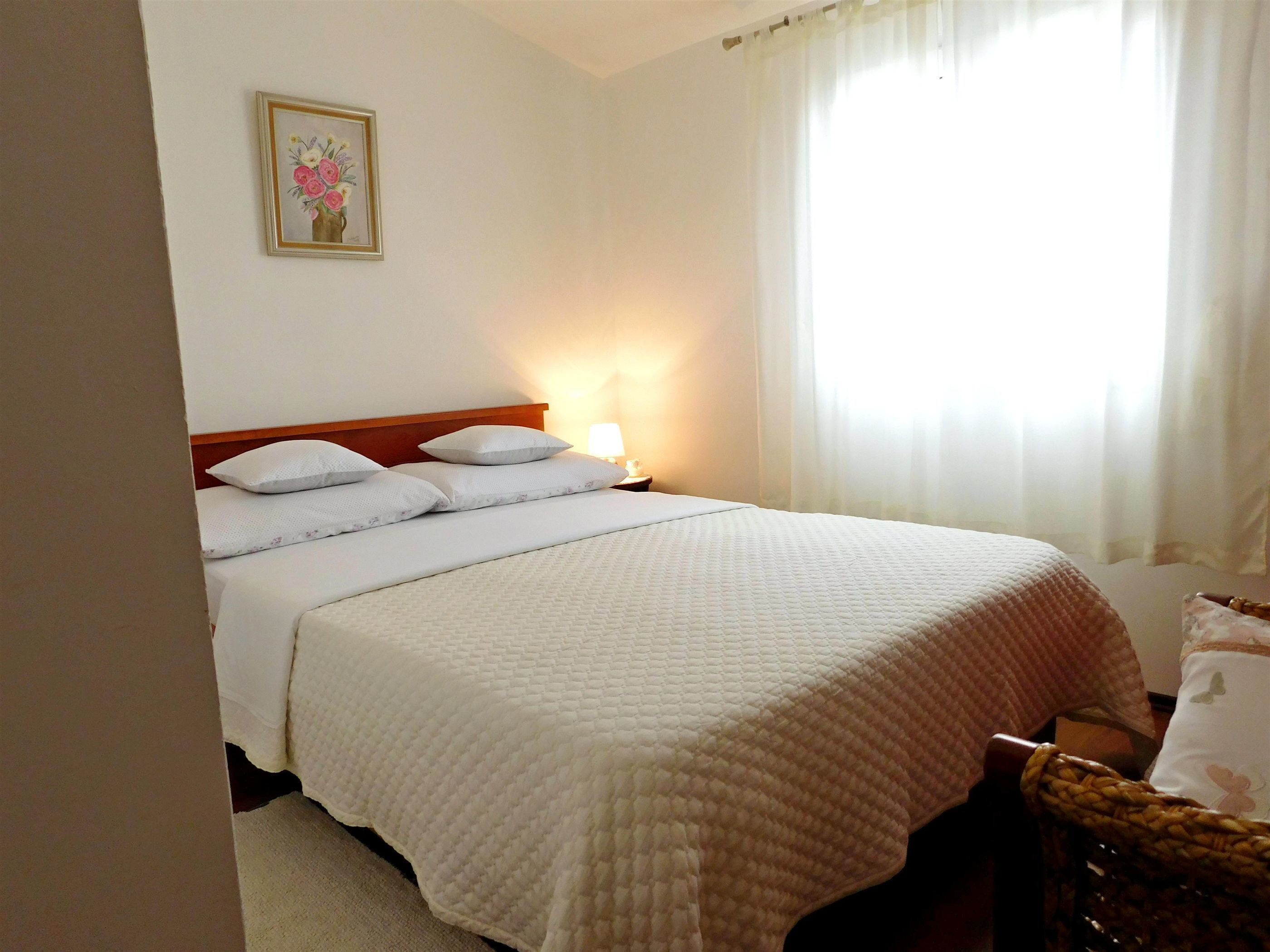 Fer et planche à repasser, lit parapluie, Wi-Fi gratuit