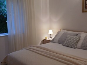 Iron/ironing board, travel cot, free WiFi - Apartments Mirjana (Vis)