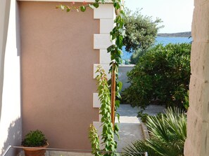 Water view - Apartments Mirjana (Vis)