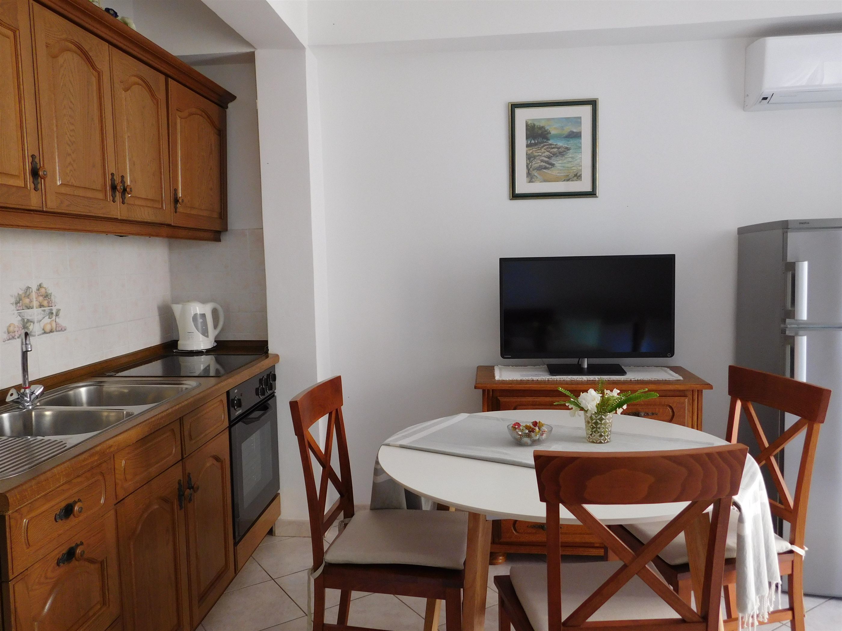 Cucina privata | Frigorifero, piano cottura, bollitore elettrico