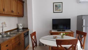 Cucina privata | Frigorifero, piano cottura, bollitore elettrico