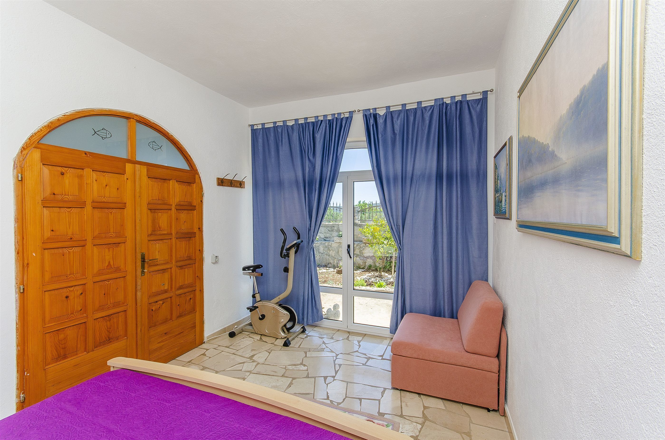 House | Iron/ironing board, free WiFi, bed sheets
