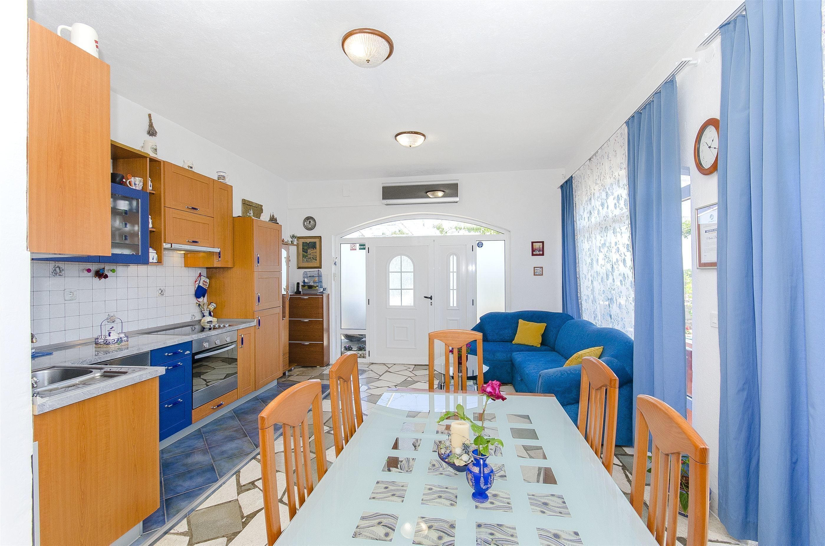 غرفة المعيشة