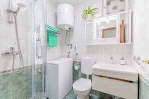 Phòng tắm | Máy sấy tóc, khăn tắm 