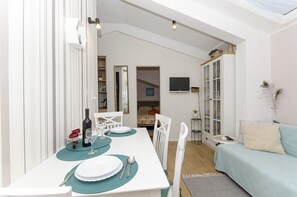 Apartment (A1) | Wohnzimmer | Fernseher