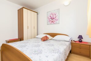 Iron/ironing board, free WiFi - Apartments Gloria (Rogoznica)