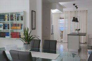 Dining - Apartment Lucija (Supetar)