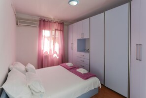 Iron/ironing board, free WiFi - Apartment Lucija (Supetar)