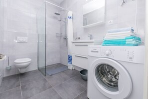 Apartment (A1) | Bathroom