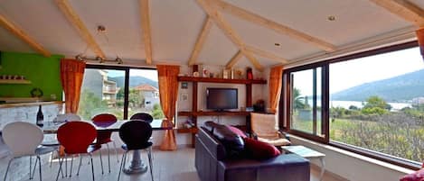 House | Living room