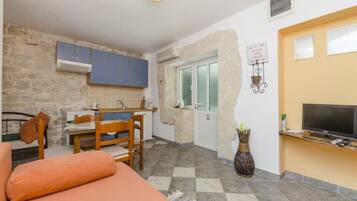 Apartment (A1) | Private kitchen | Fridge, stovetop, espresso maker, electric kettle