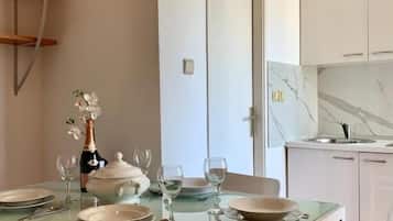 Apartment (A3) | Dining