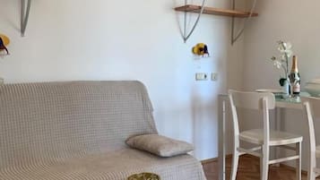 Căn hộ (A3) | Phòng khách