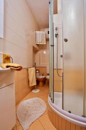 Apartment (A1) | Bathroom - Apartments Vladimir (Okrug)