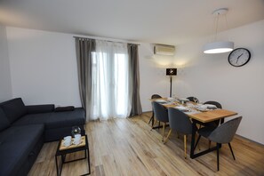 Apartment (A1) | Living area | TV - Apartment Palcic (Primosten)