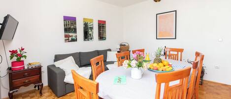 Apartamento (A1) | Sala de estar | TV