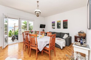 Apartment (A1) | Speisen