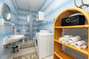 Apartment (A1) | Bathroom