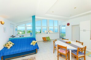 Apartment (A5) | Ruang tamu