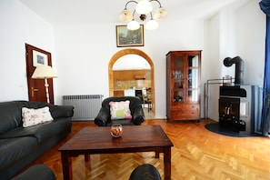 Casa | Sala de estar | Una chimenea