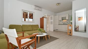 Appartement (A2) | Salle de séjour | Télévision