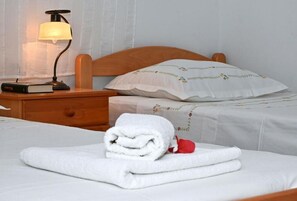 Apartment (A2) | Free WiFi, bed sheets