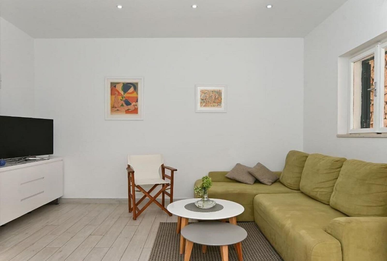 Apartment (A2) | Living room | TV