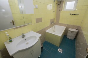 Bathroom - Apartment Zlatko (Pirovac)
