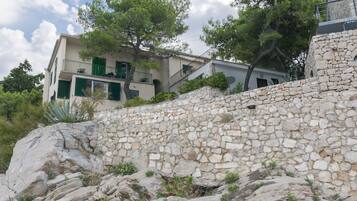 Kiến trúc tòa nhà