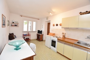 Apartment (A1) | Living room | TV