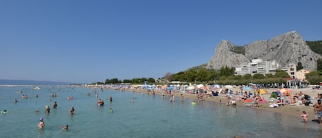 靠近海滩