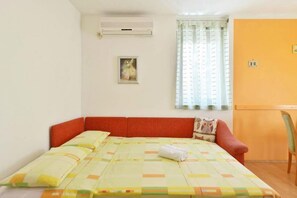 Apartment (A1) | Living room | DVD player