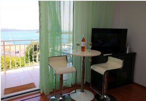 Apartment (A2) | Living room