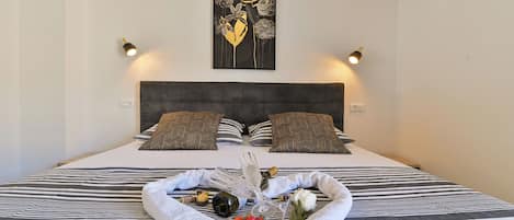 Apartment (A1) | Soundproofing, iron/ironing board, free WiFi, bed sheets