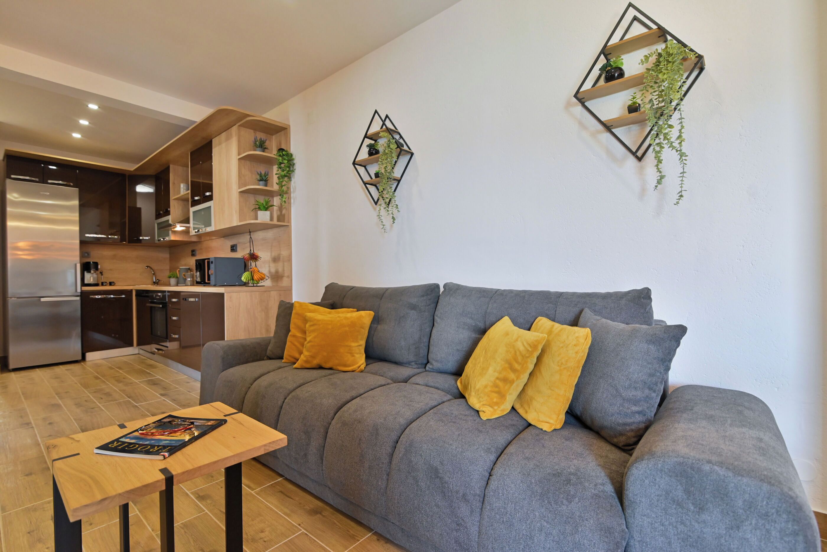 Apartment (A1) | Wohnzimmer | Flachbildfernseher