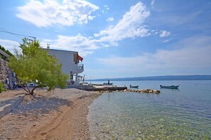 Beach nearby - Apartment Gajine (Dugi Rat)