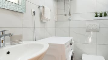 Apartment (A1) | Bathroom | Shower, hair dryer