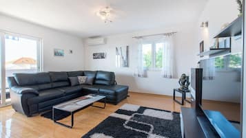 Departamento (A1) | Sala de estar | Televisión de pantalla plana