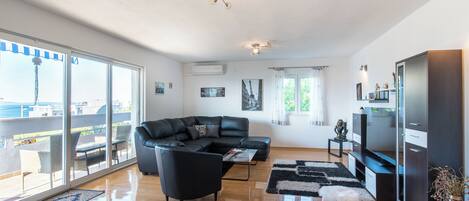 Departamento (A1) | Sala de estar | Televisión de pantalla plana