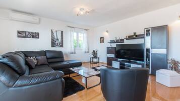 Televisión de pantalla plana