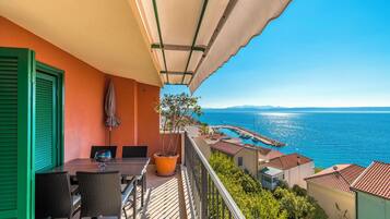 Studio (A1) | Restauration extérieure