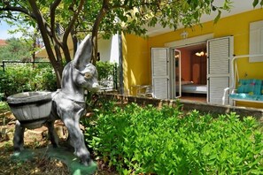 Apartment (A1) | Garden