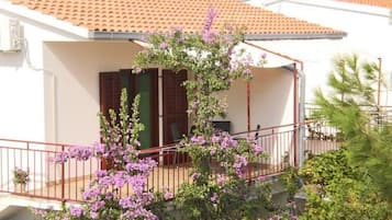 Apartment (A1) | Innenhof